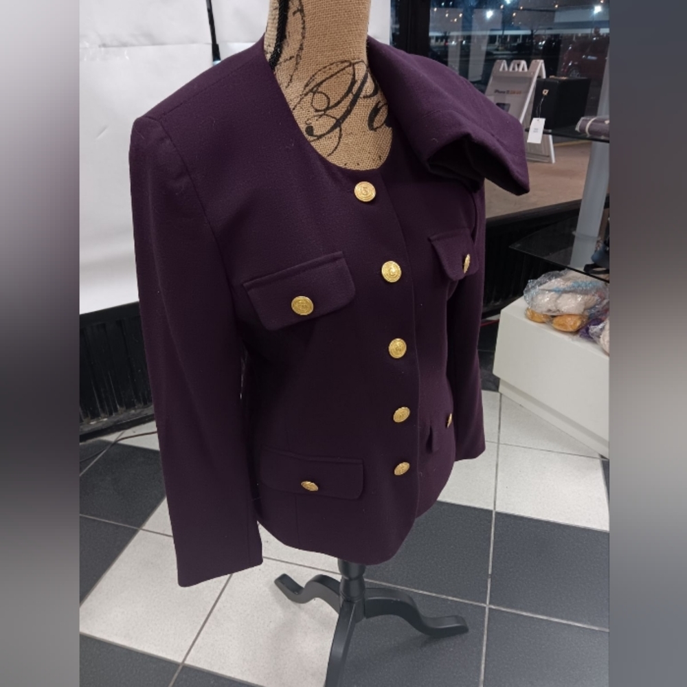 Beautiful Vintage Collezioni Skirt Suit